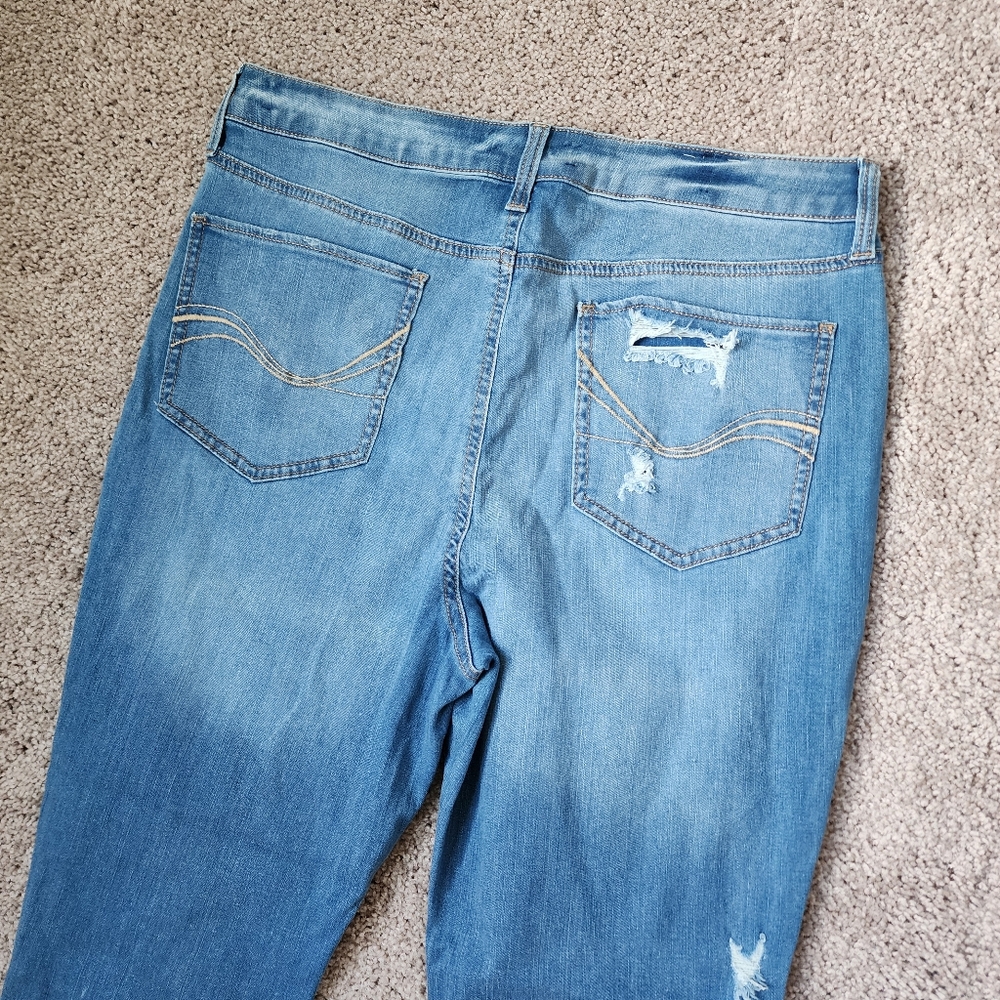 Faded Ripped Jegging - Picture 8 of 12